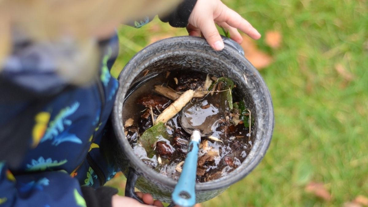 mud kitchen bowl