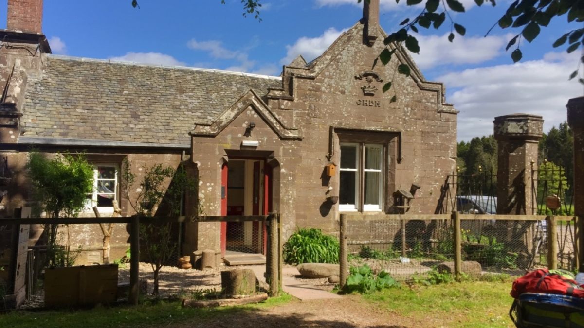 Auchlone Nature Kindergarten includes a beautiful Scottish house, but the strength of the program is the philosophy.